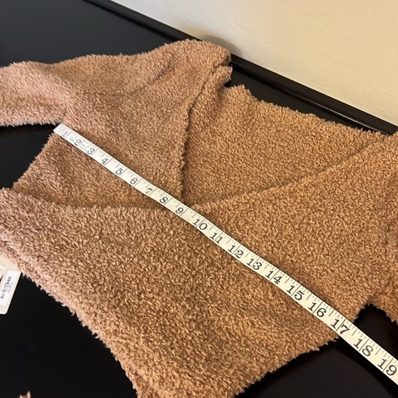 SKIMS Cozy Knit Wrap Top, color camel, cropped size L/XL, NWT - Picture 6 of 11